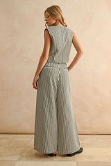 STRIPED PATTERN WIDE LEG PANTS