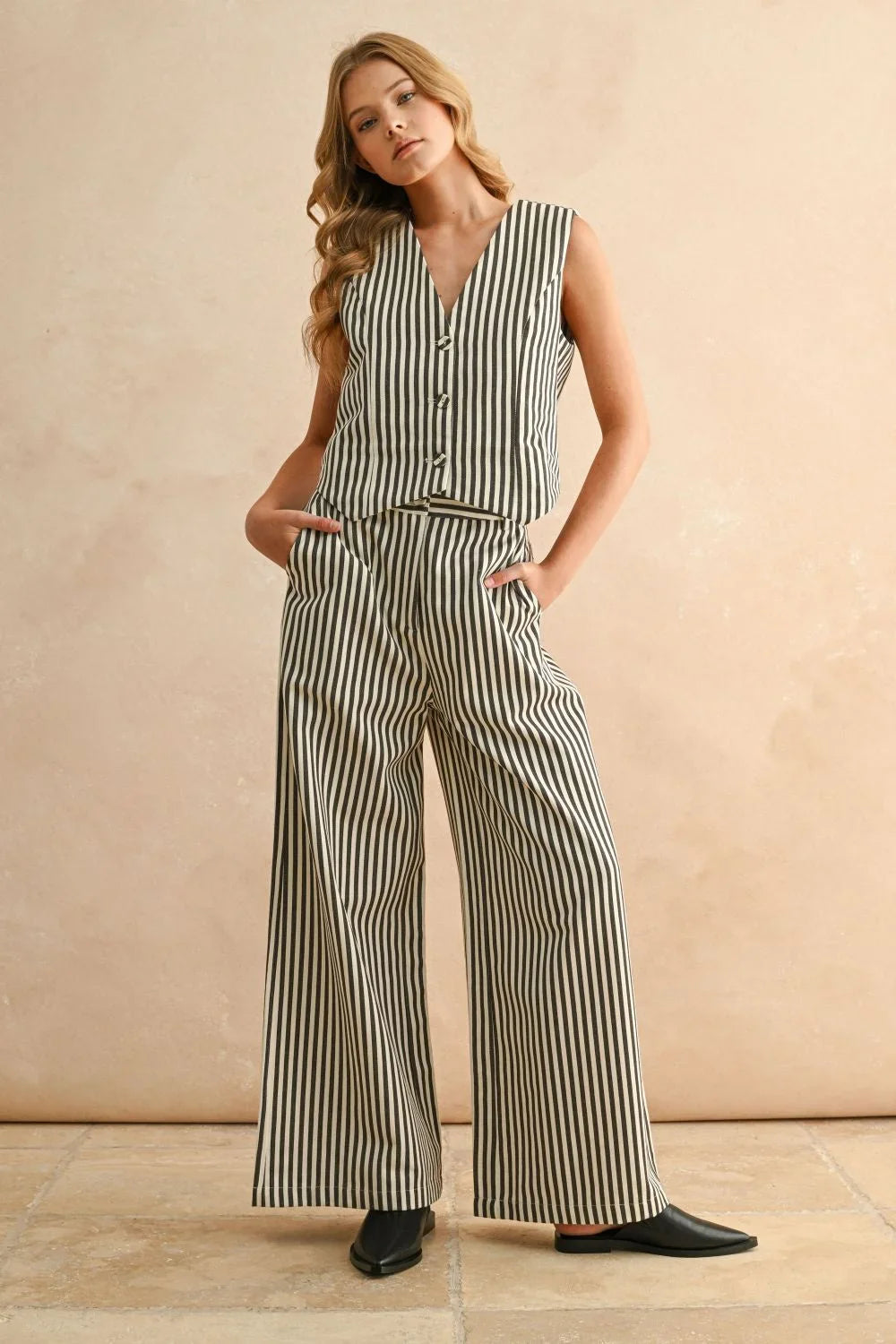 STRIPED PATTERN WIDE LEG PANTS
